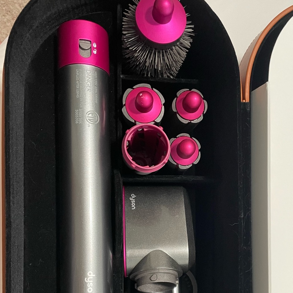 Dyson airwrap